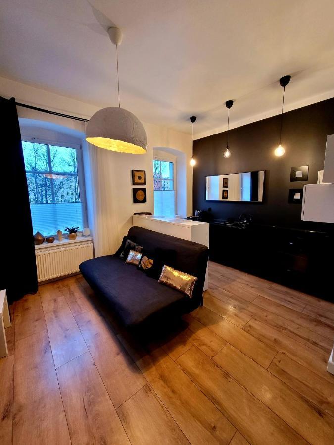 Apartament By The Way Apartment Wroclaw Bagian luar foto
