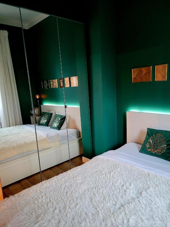 Apartament By The Way Apartment Wroclaw Bagian luar foto
