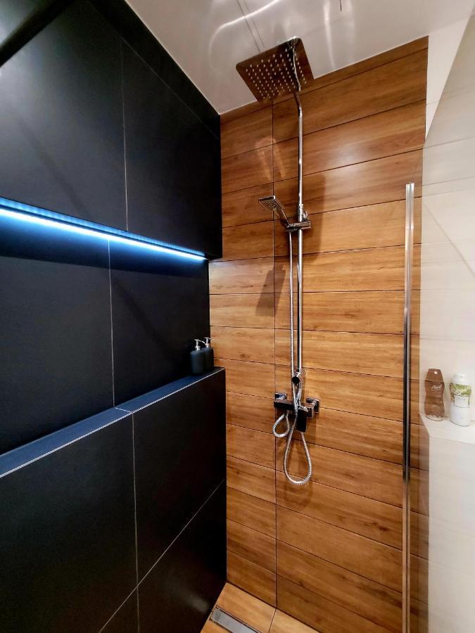 Apartament By The Way Apartment Wroclaw Bagian luar foto