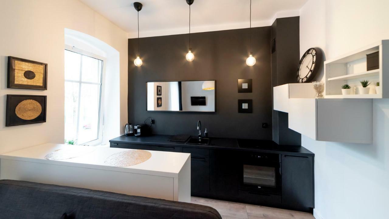 Apartament By The Way Apartment Wroclaw Bagian luar foto