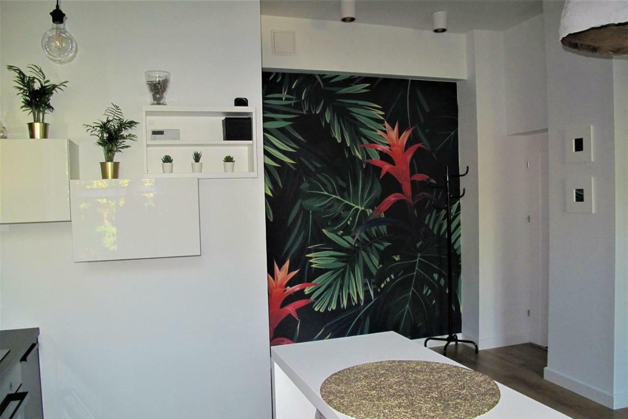 Apartament By The Way Apartment Wroclaw Bagian luar foto