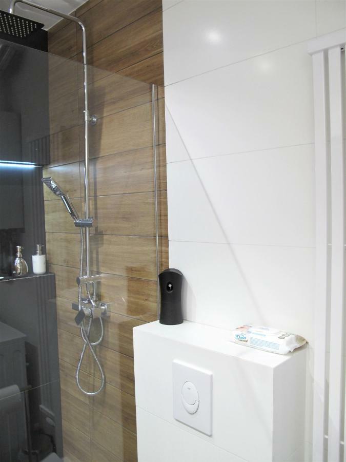 Apartament By The Way Apartment Wroclaw Bagian luar foto