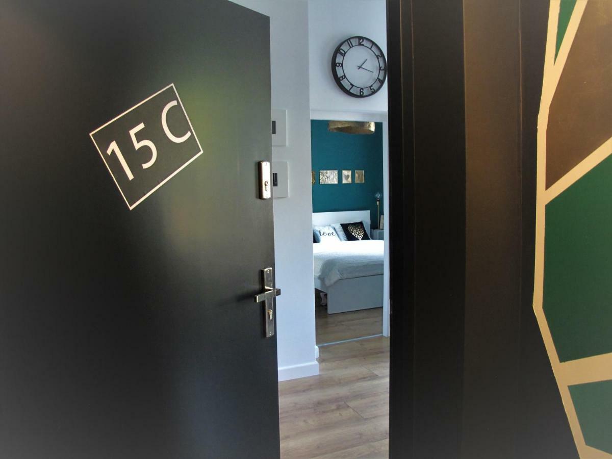 Apartament By The Way Apartment Wroclaw Bagian luar foto