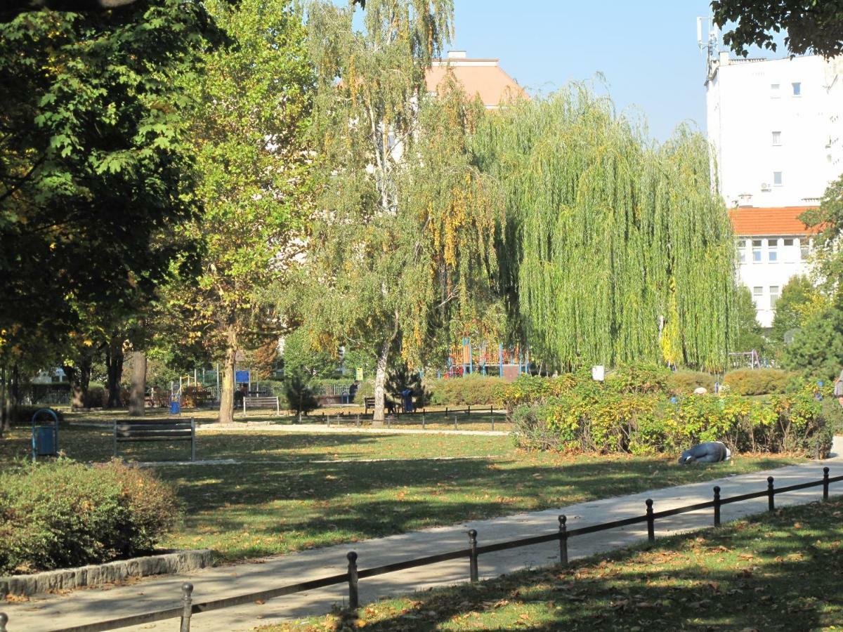 Apartament By The Way Apartment Wroclaw Bagian luar foto